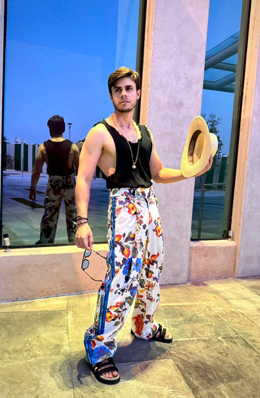 Pantalón con estampado de flores