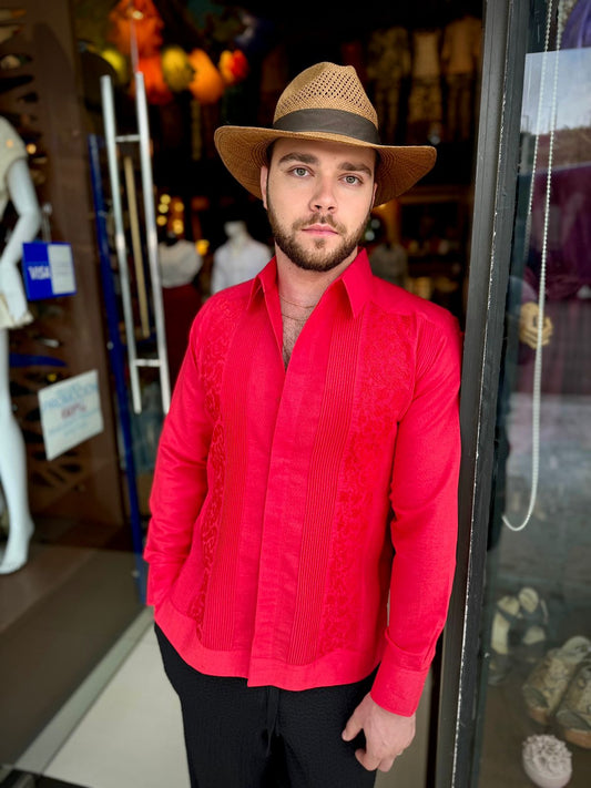 Camisa color cereza
